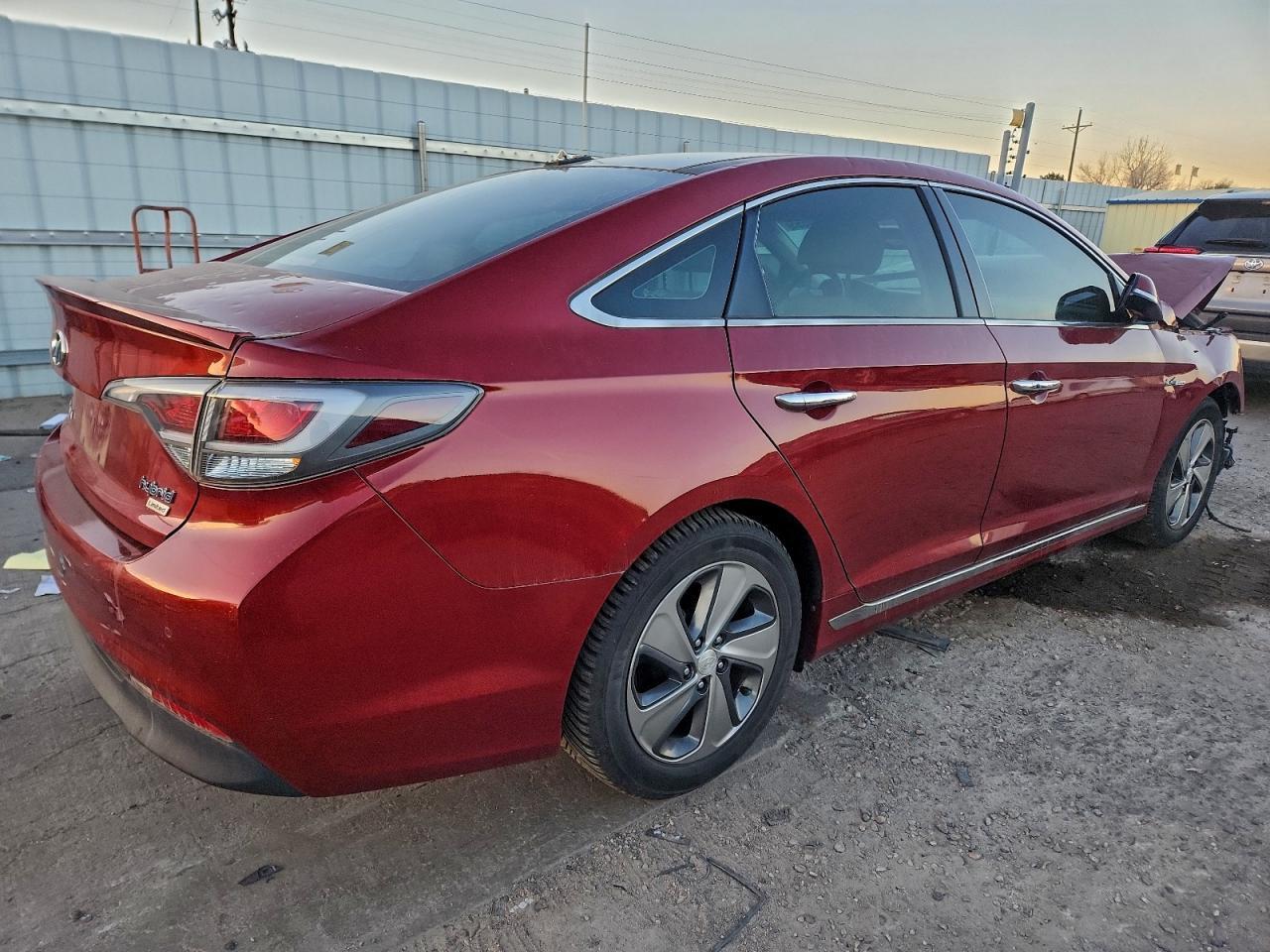 2017 Hyundai Sonata Hybrid - Image 3