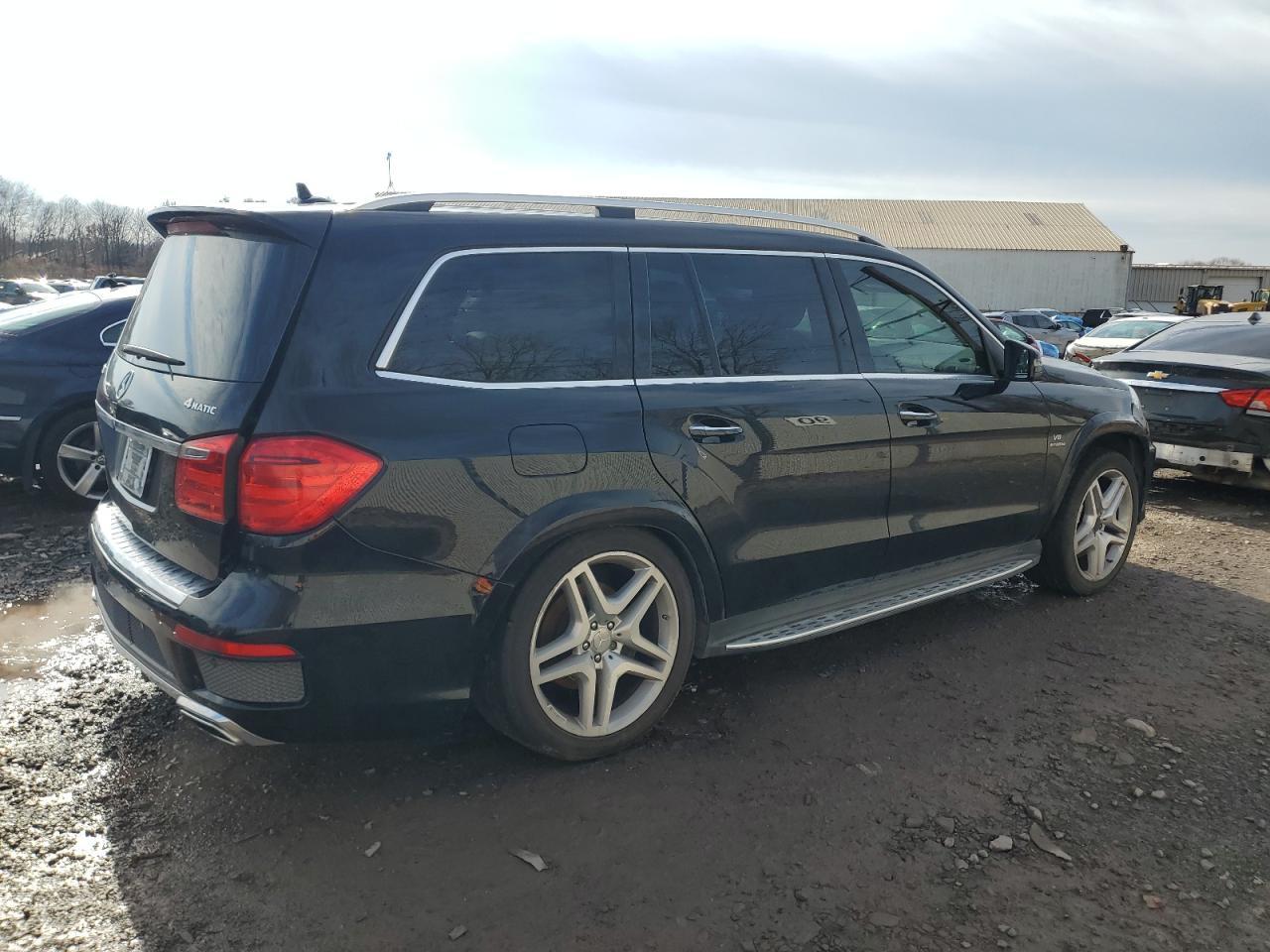 2013 Mercedes-Benz Gl 550 4Matic - Image 3