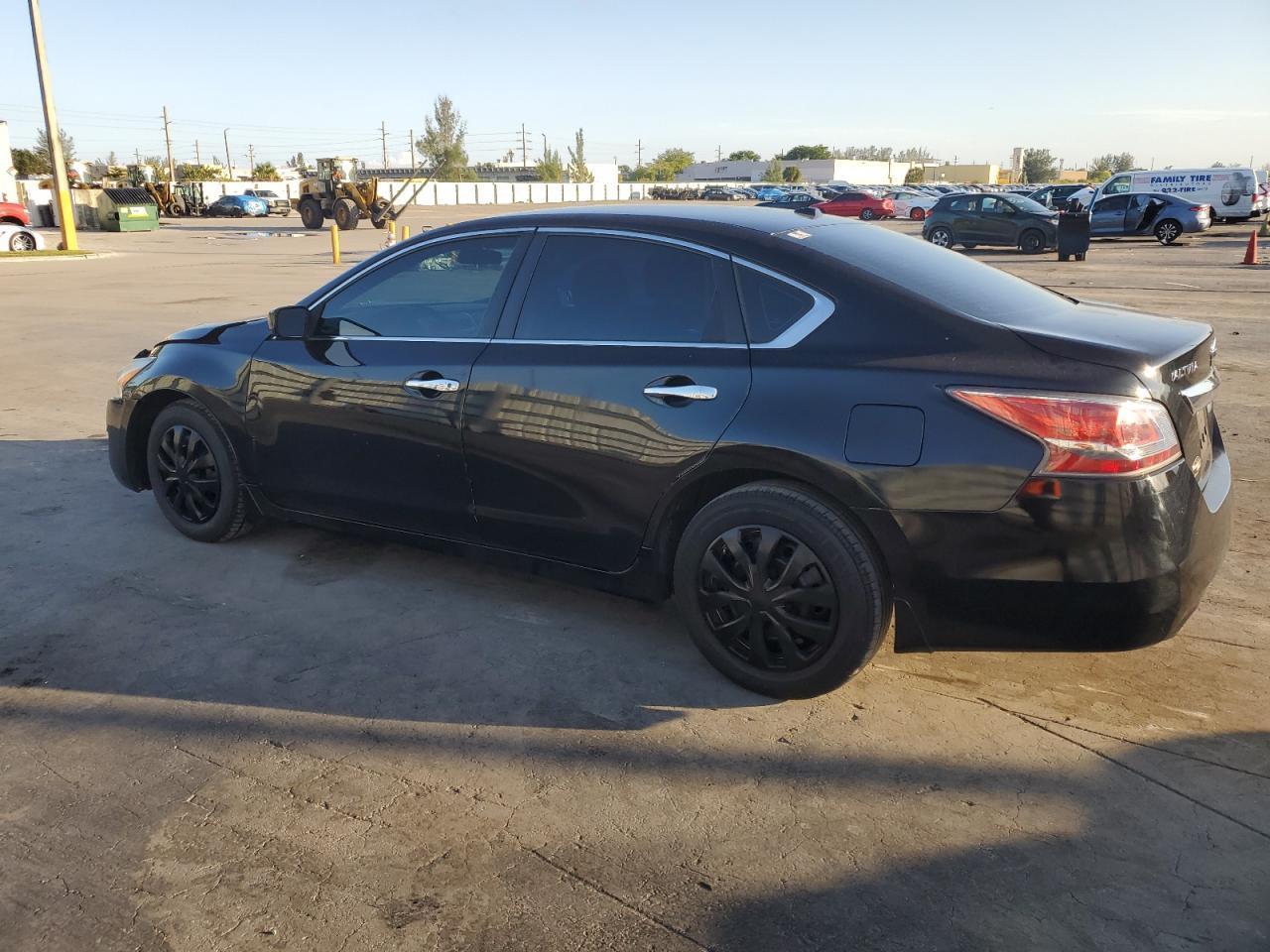 2015 Nissan Altima 2.5 - Фото 2