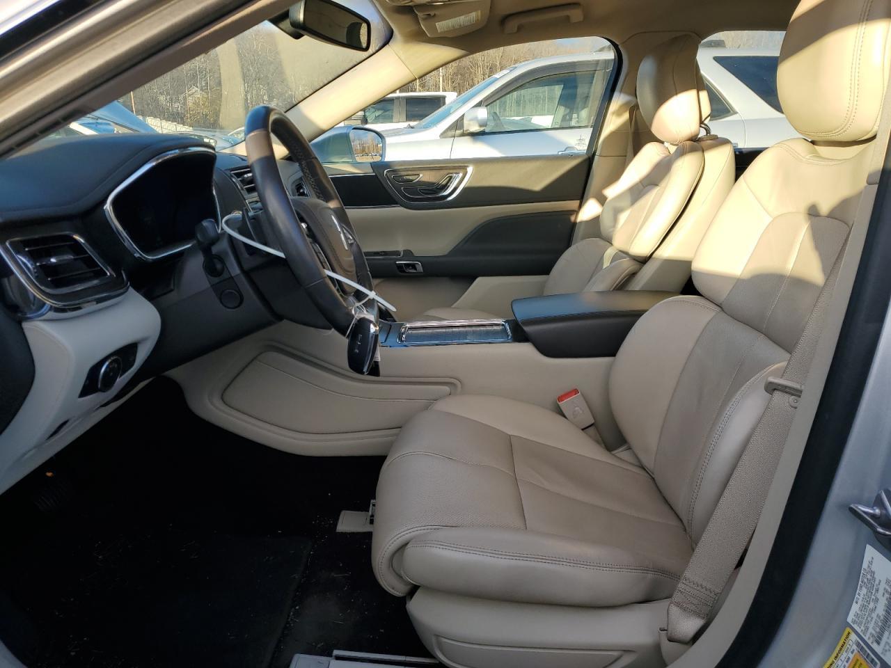 2017 Lincoln Continental Select - Фото 7