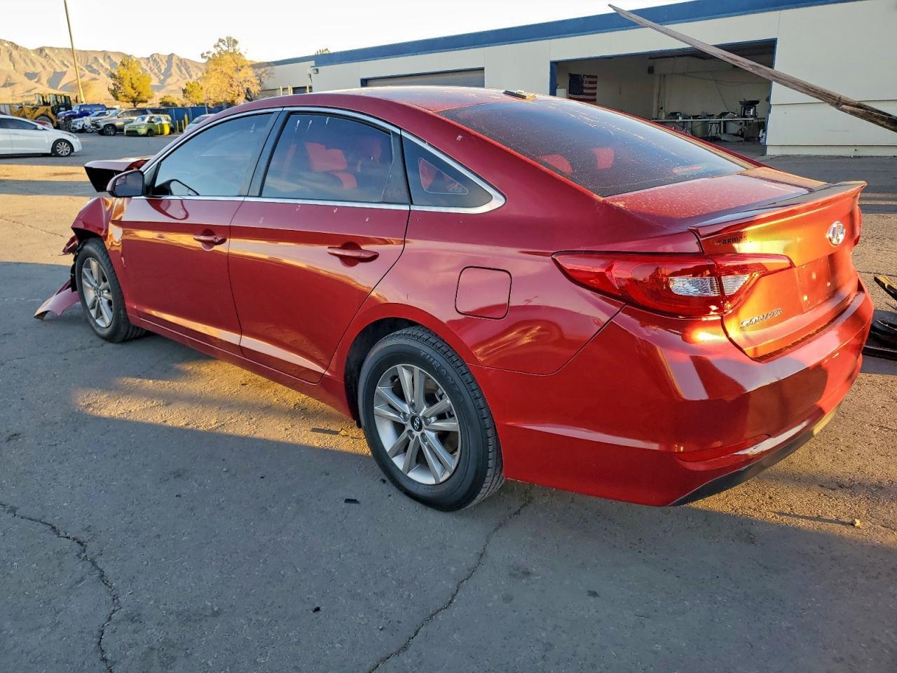 2017 Hyundai Sonata Se - Image 2