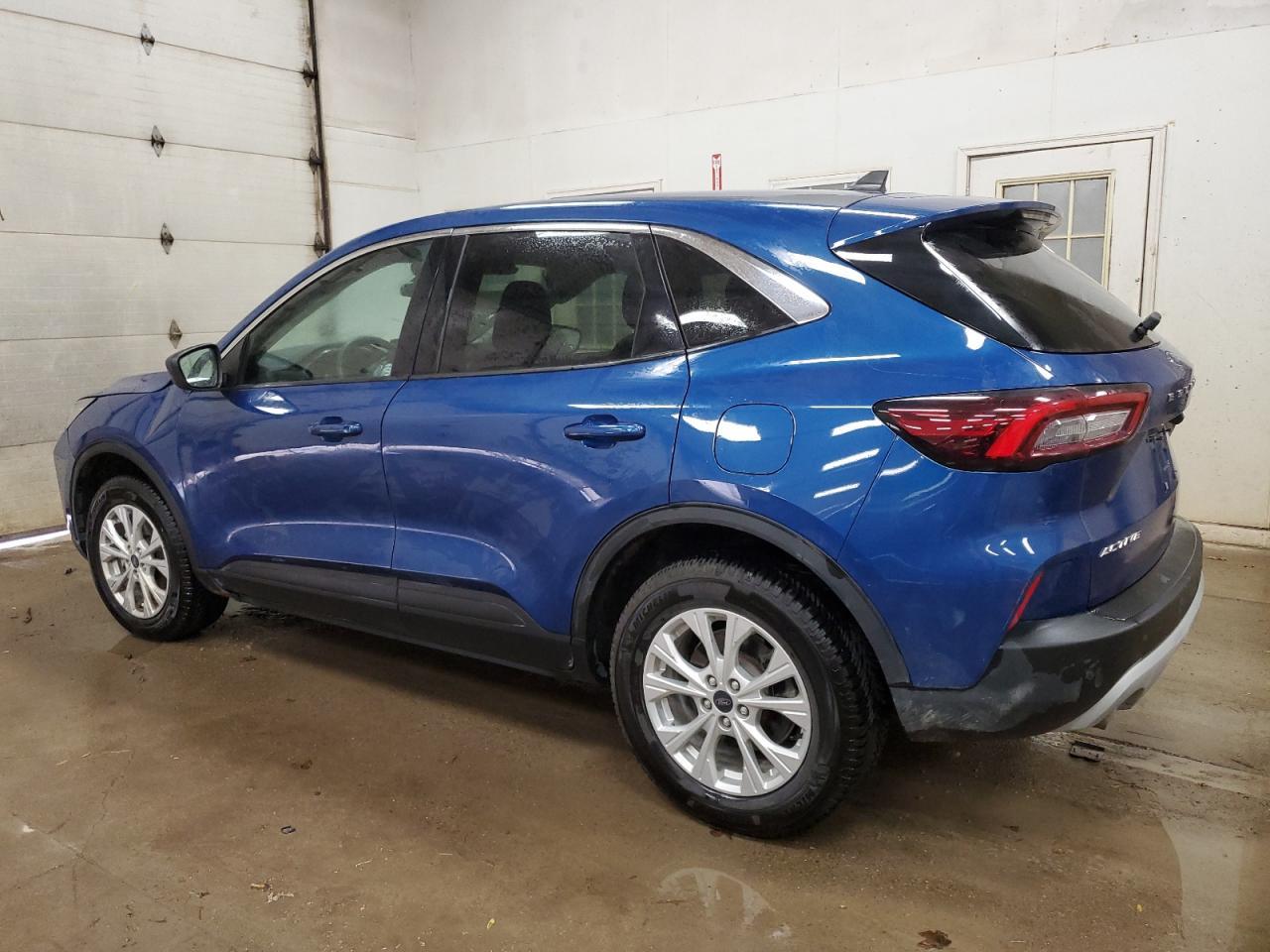 2023 Ford Escape Active - Image 2