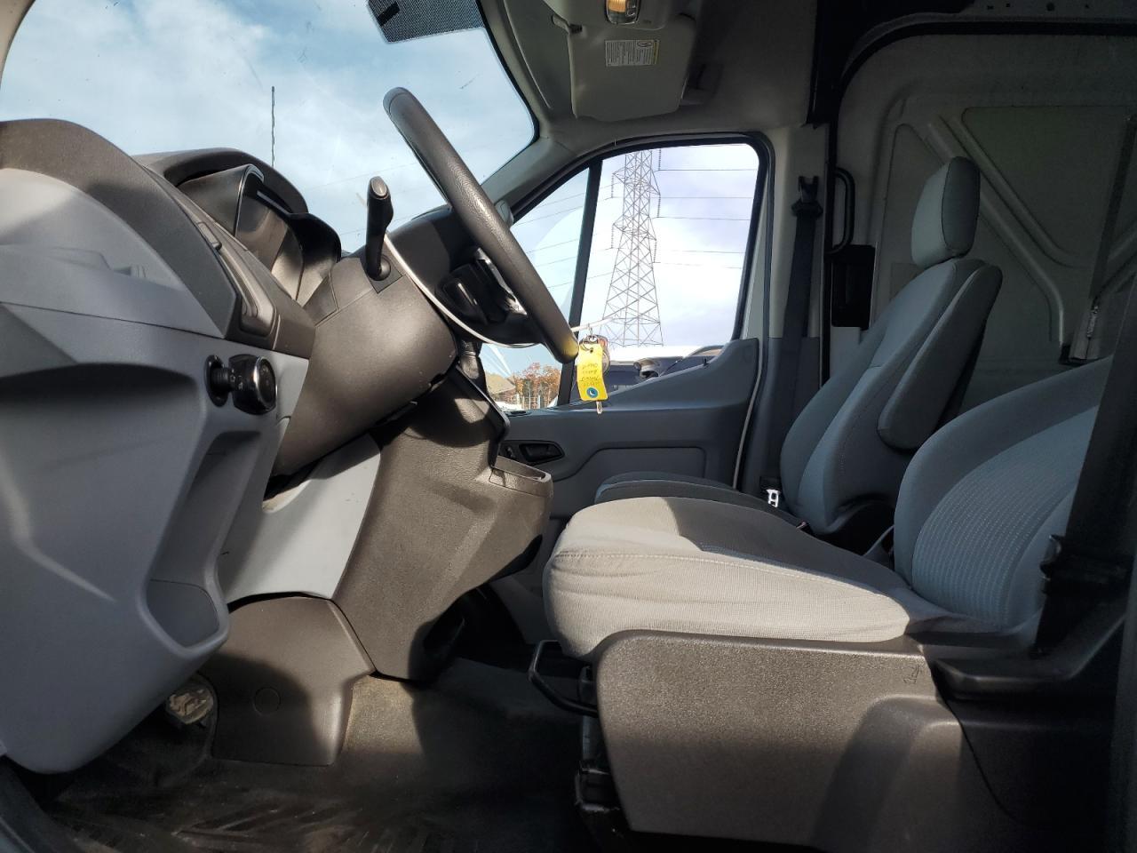 2015 Ford Transit Delivery Van - Фото 7