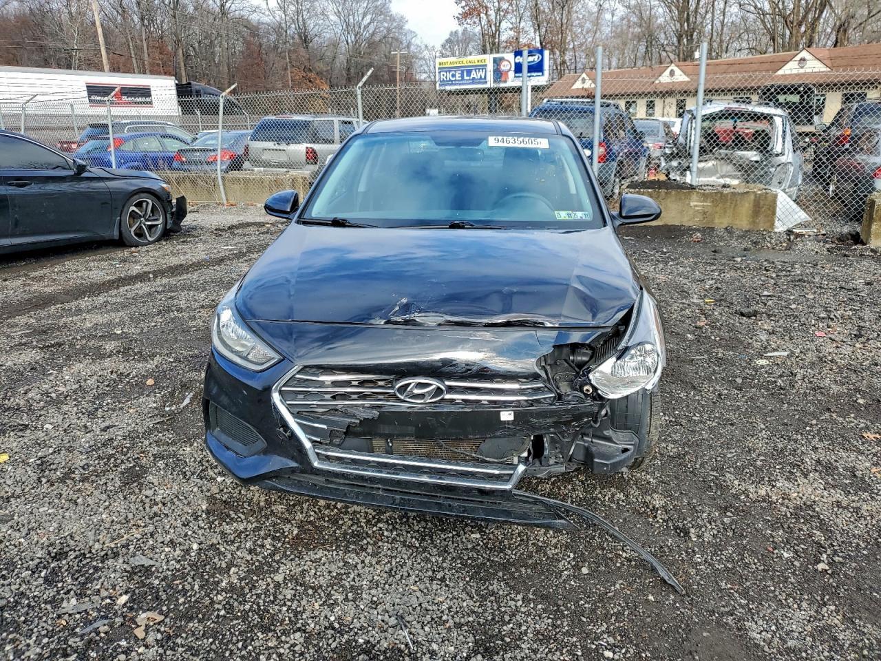 2022 Hyundai Accent Se - Фото 5