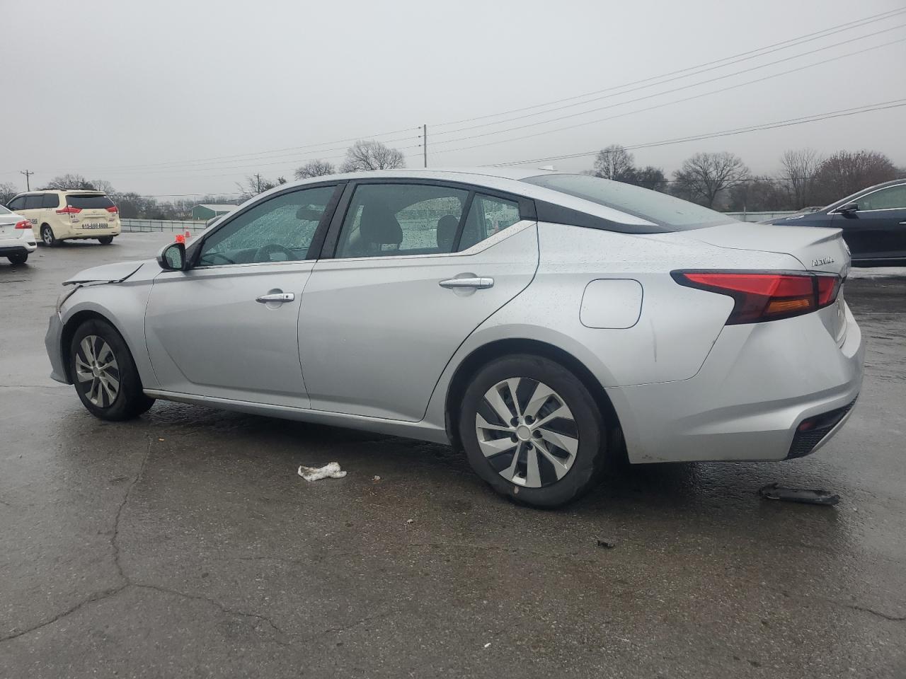 2020 Nissan Altima S - Фото 2
