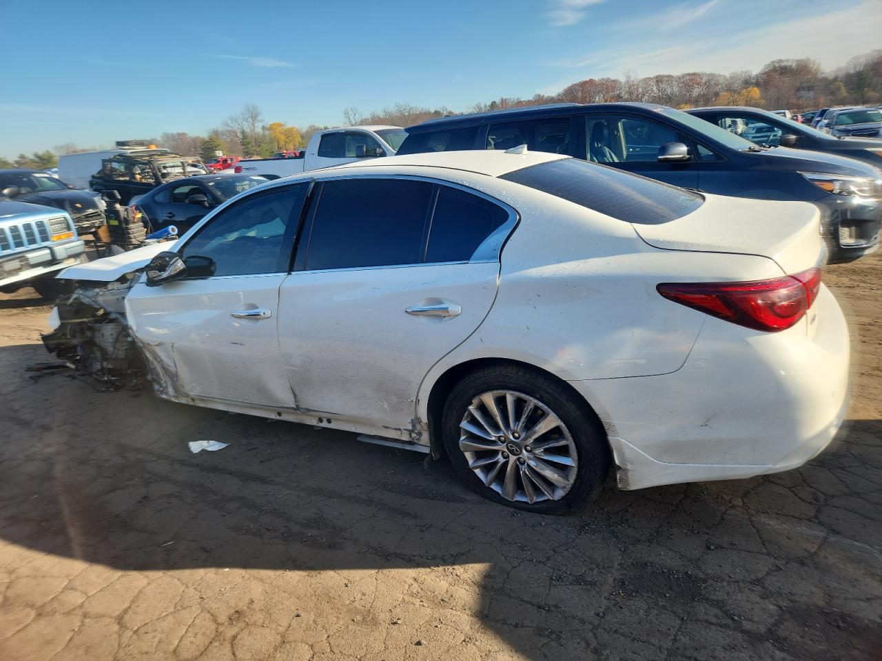 2021 Infiniti Q50 Luxe - Фото 2