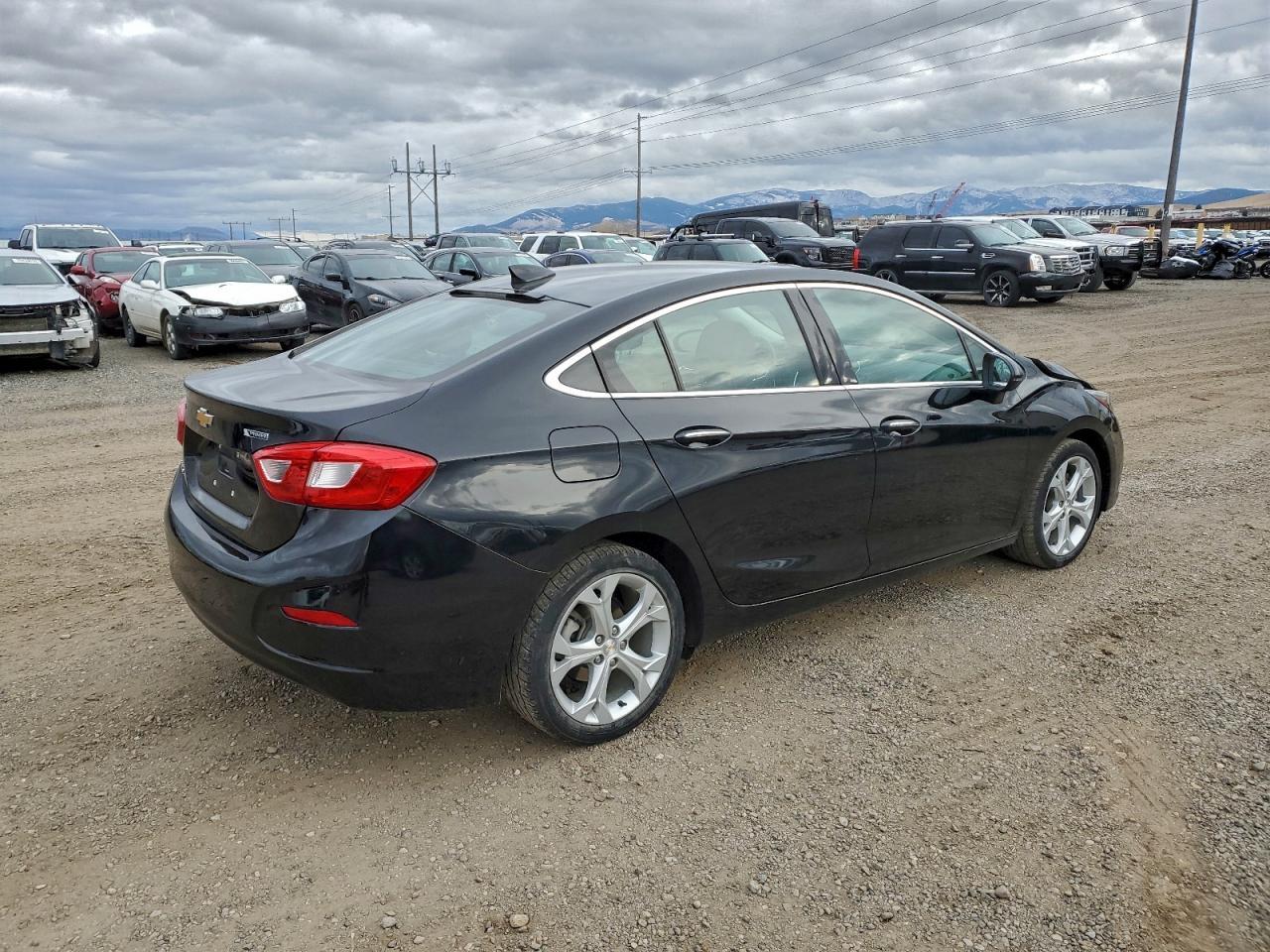 2017 Chevrolet Cruze Premier - Image 3