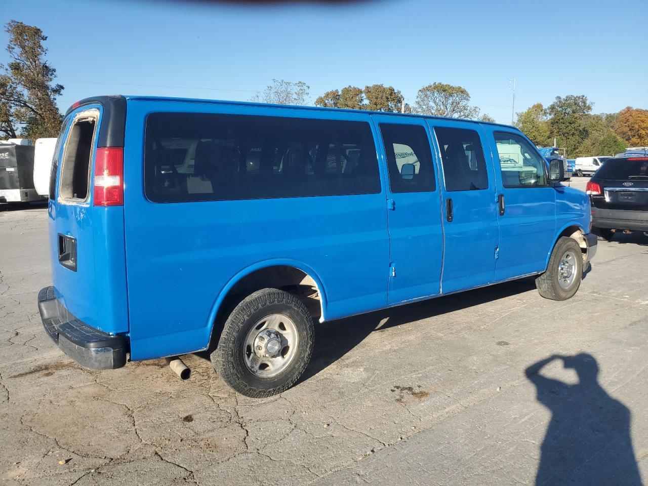 2018 Chevrolet Express G3500 Lt - Image 3