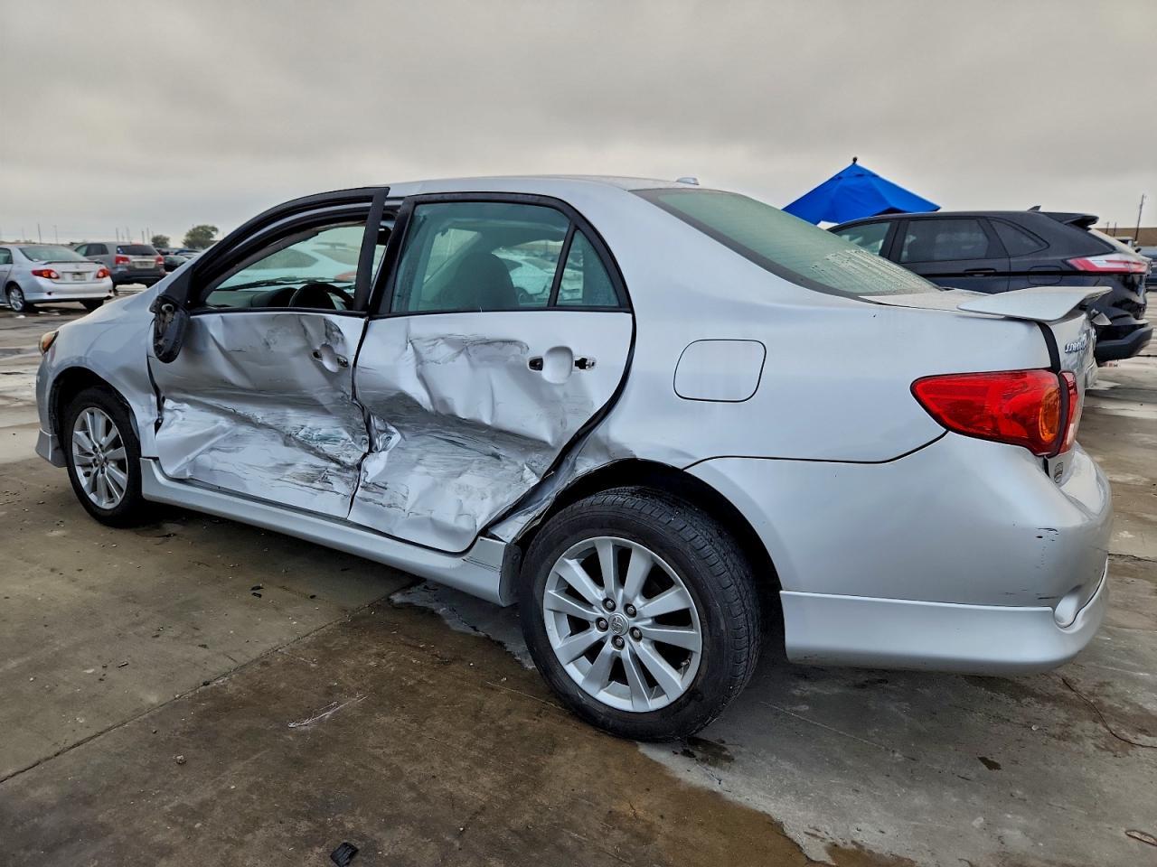 2010 Toyota Corolla Base - Фото 2