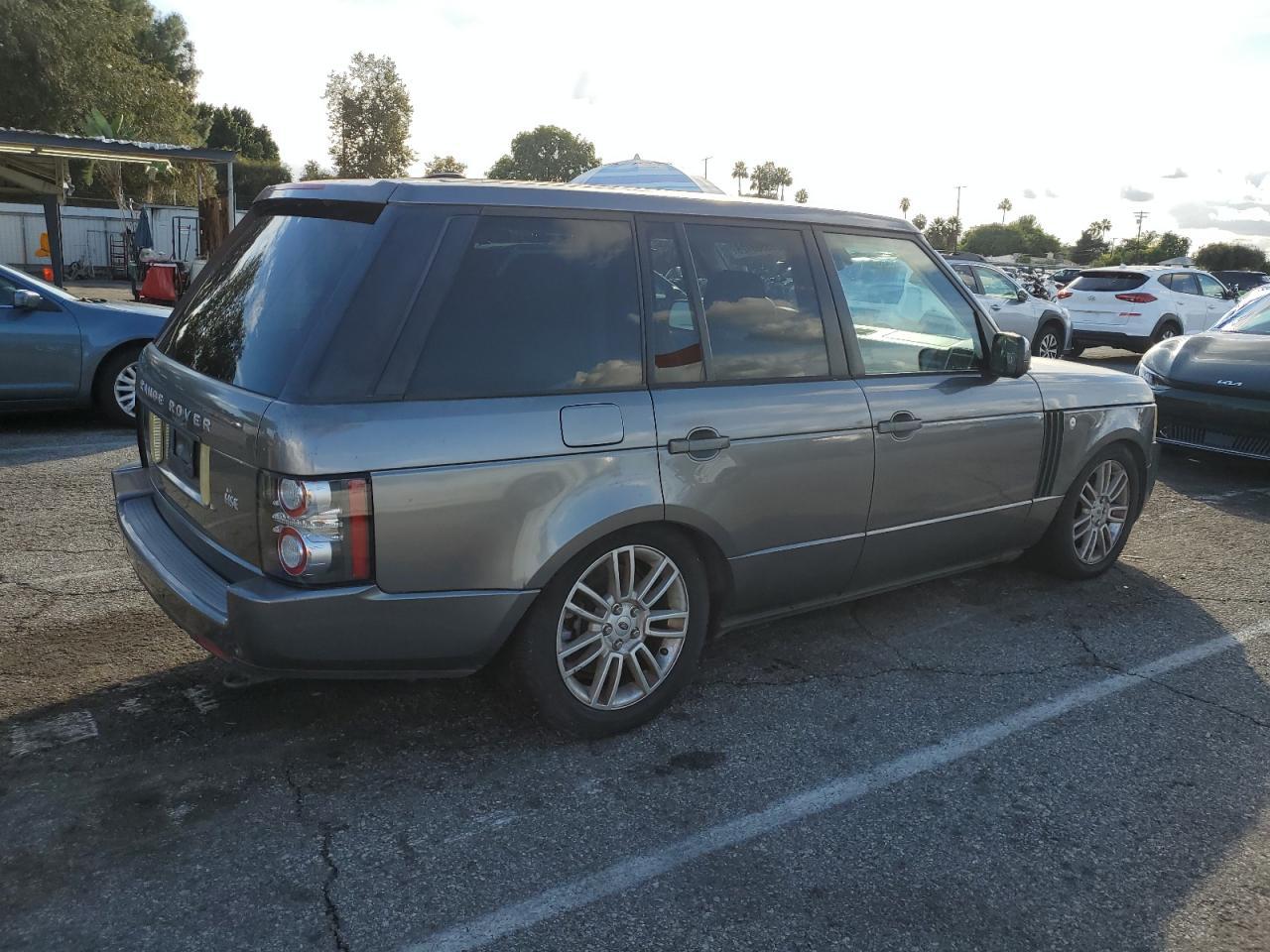 2010 Land Rover Range Rover Hse Luxury - Image 3