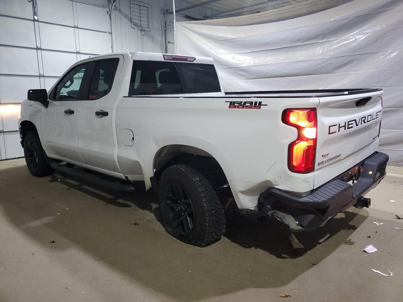 2019 Chevrolet Silverado K1500 Trail Boss Custom - Фото 2