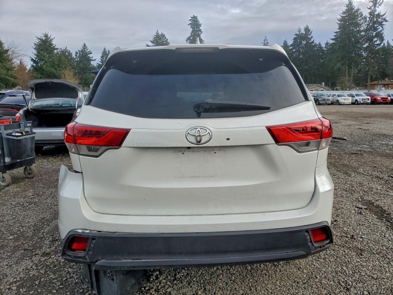2019 Toyota Highlander Se - Фото 6