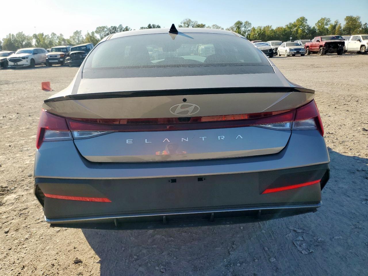 2025 Hyundai Elantra Sel Sport - Image 6