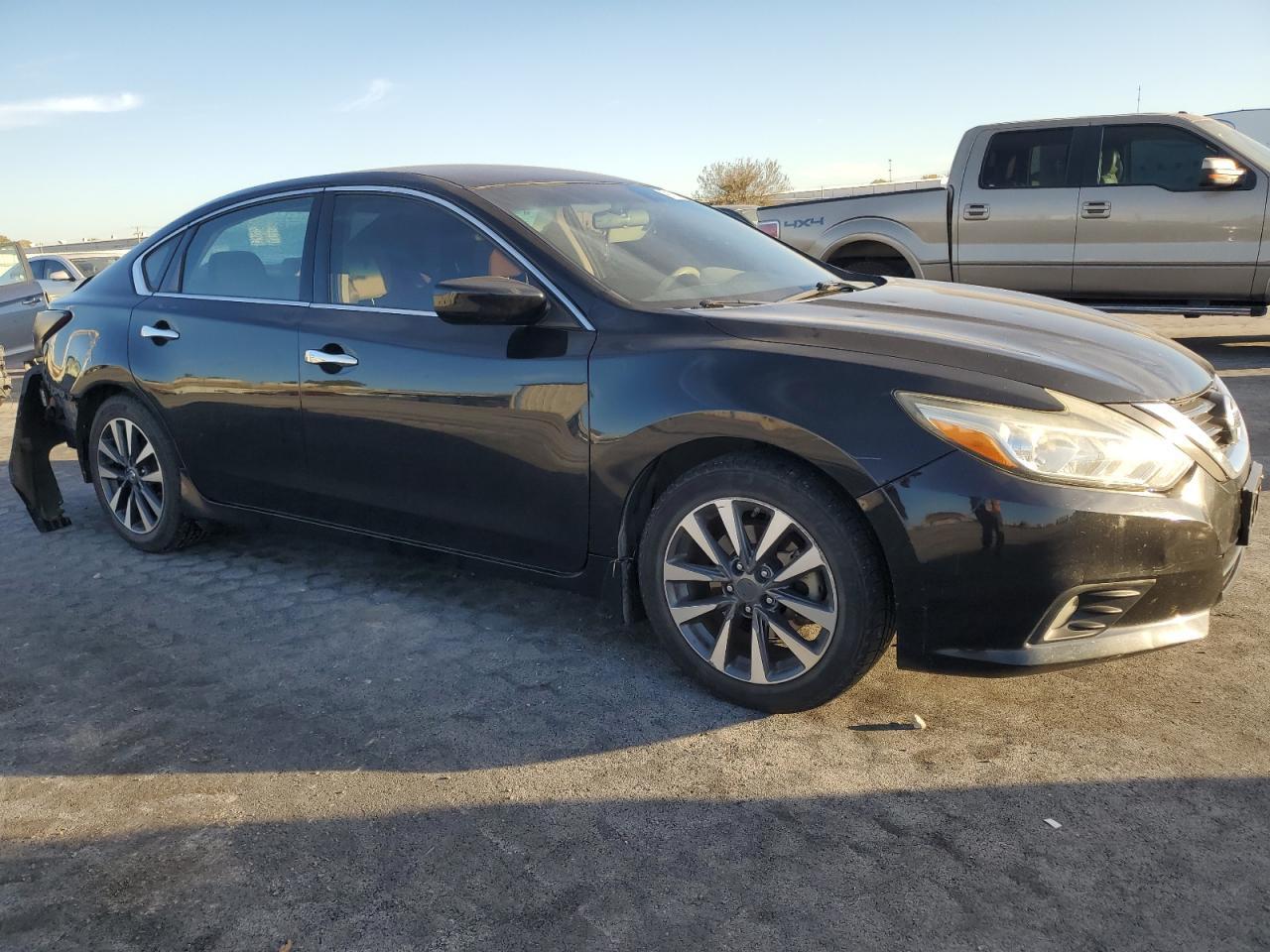 2016 Nissan Altima 2.5 - Image 4