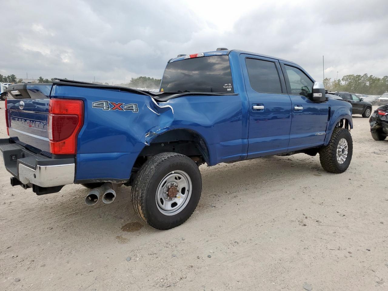 2022 Ford F250 Super Duty - Image 3