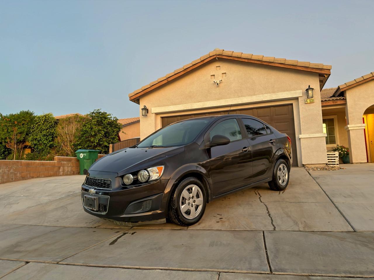 2014 Chevrolet Sonic Ls - Image 2