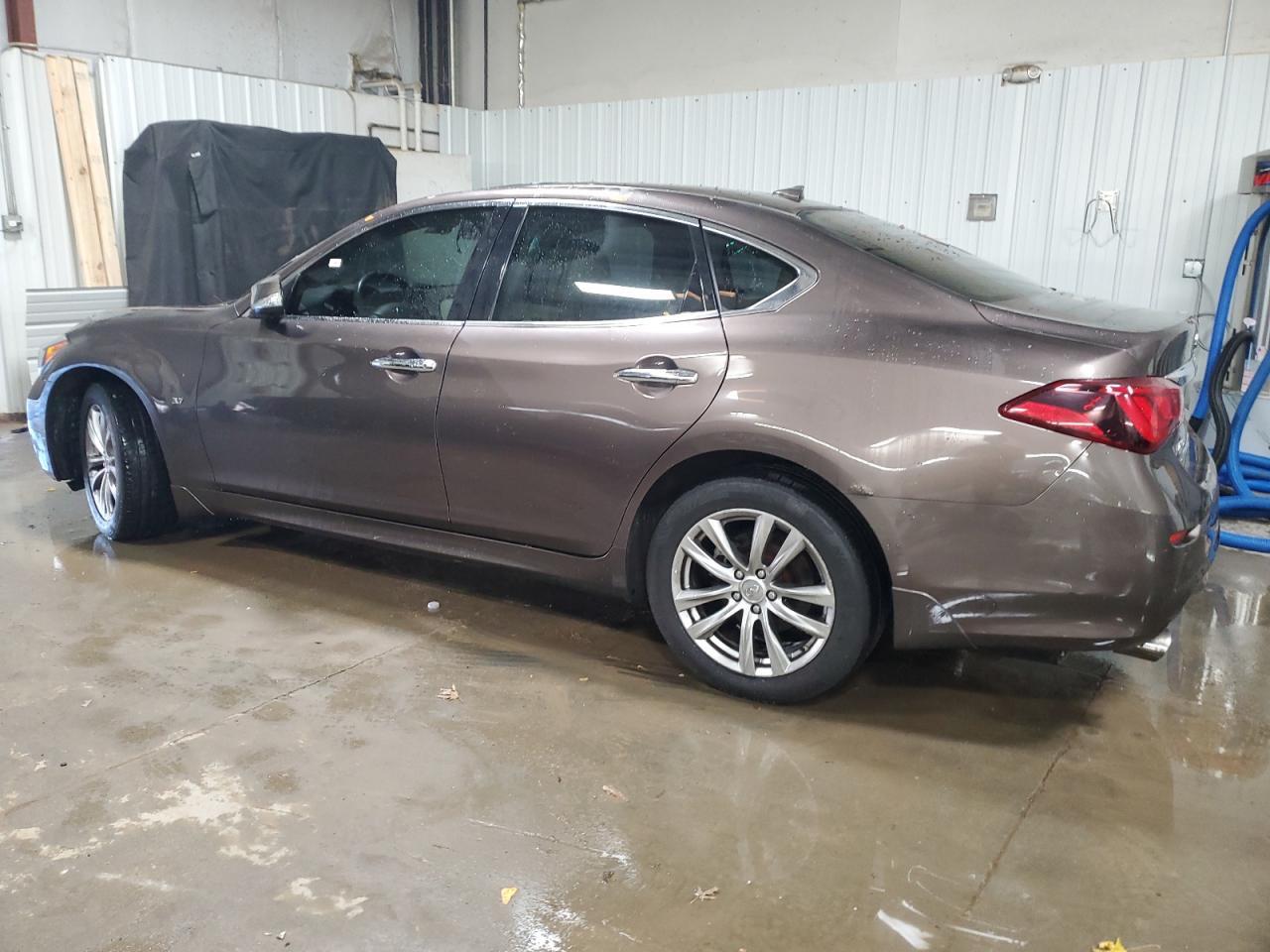 2015 Infiniti Q70 3.7 - Фото 2