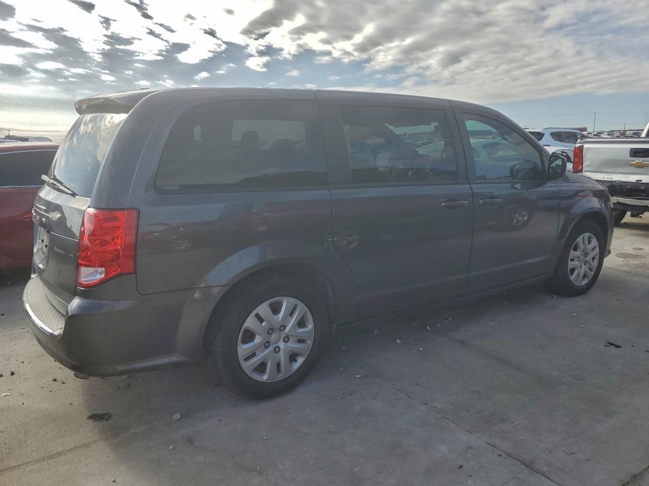 2018 Dodge Grand Caravan Se - Фото 3