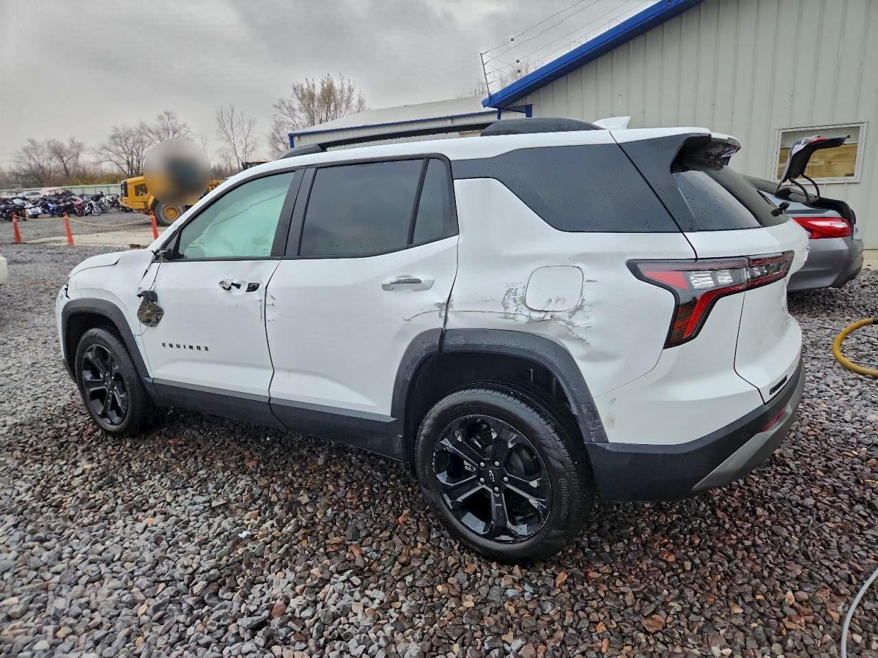 2025 Chevrolet Equinox Lt - Image 2
