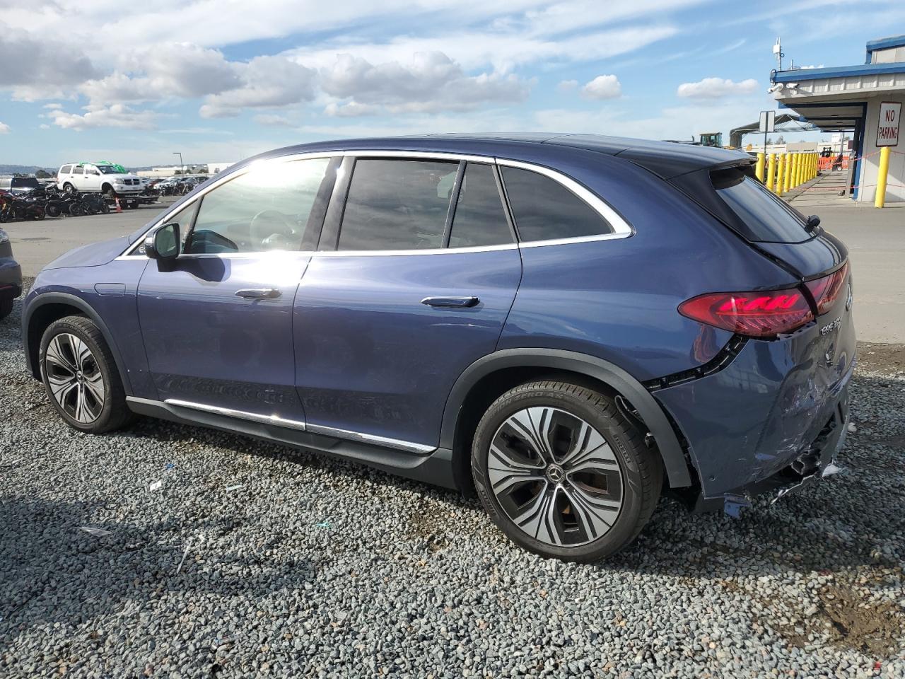 2023 Mercedes-Benz Eqe Suv 350+ - Фото 2