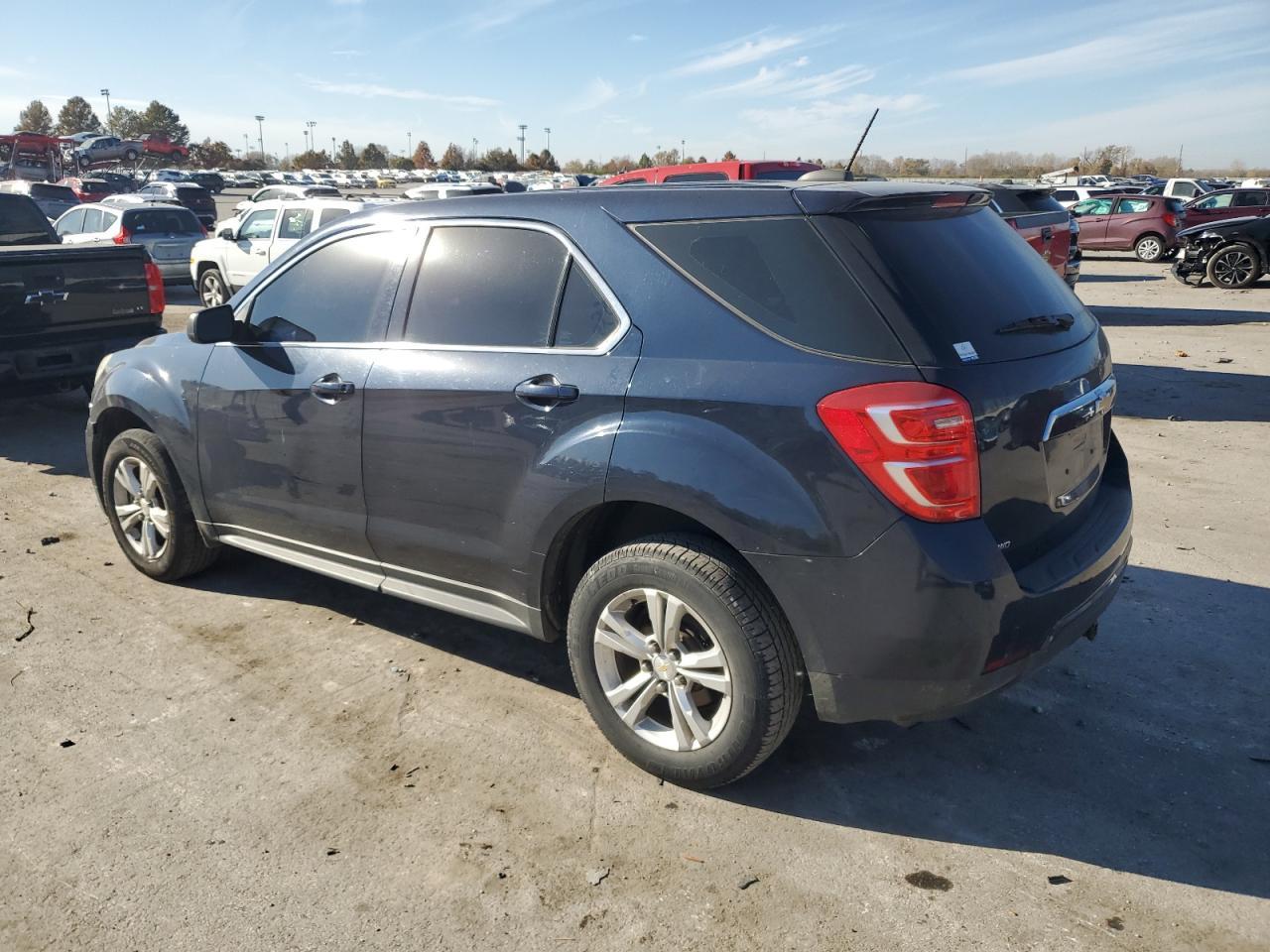 2016 Chevrolet Equinox Ls - Image 2