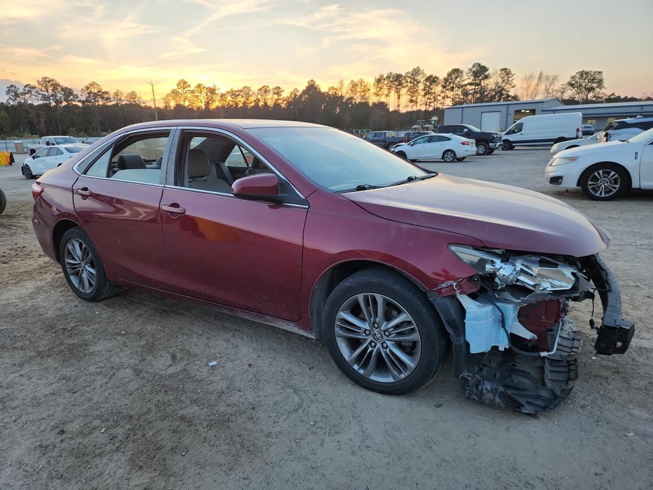 2015 Toyota Camry - Фото 4