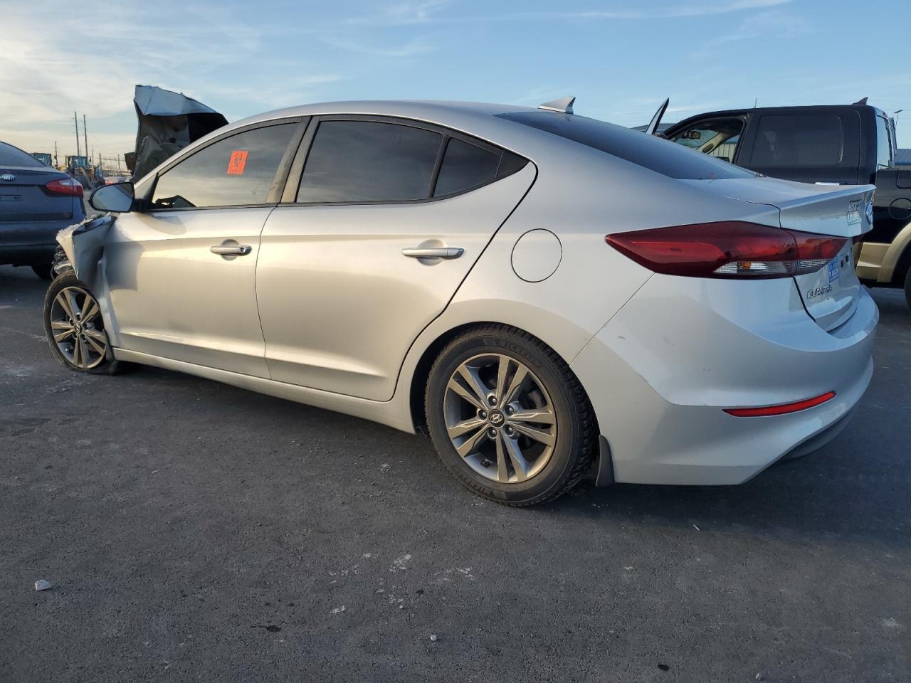 2018 Hyundai Elantra Sel - Фото 2