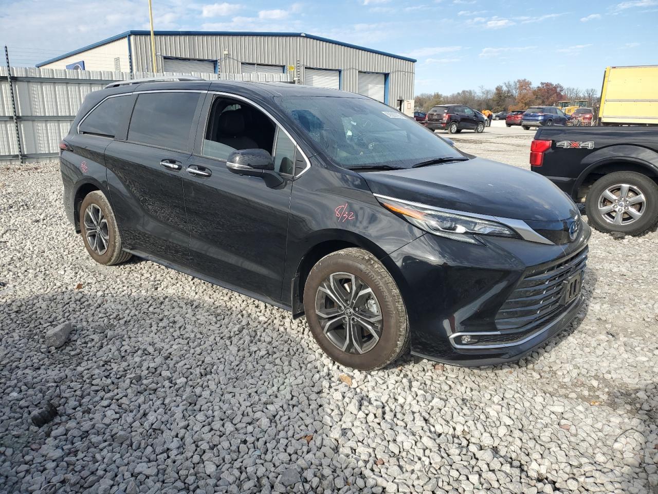 2025 Toyota Sienna Limited - Image 4