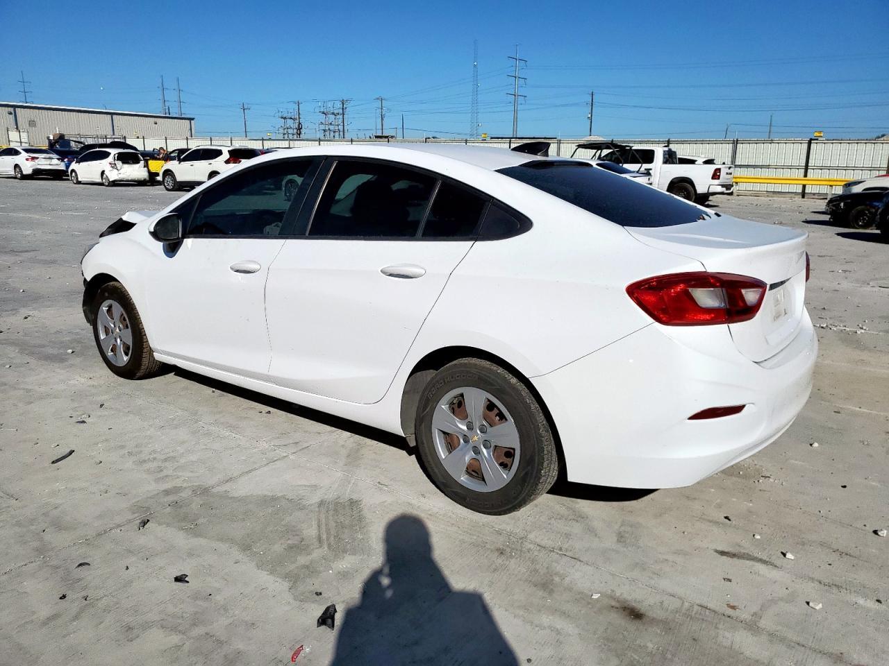 2018 Chevrolet Cruze Ls - Image 2