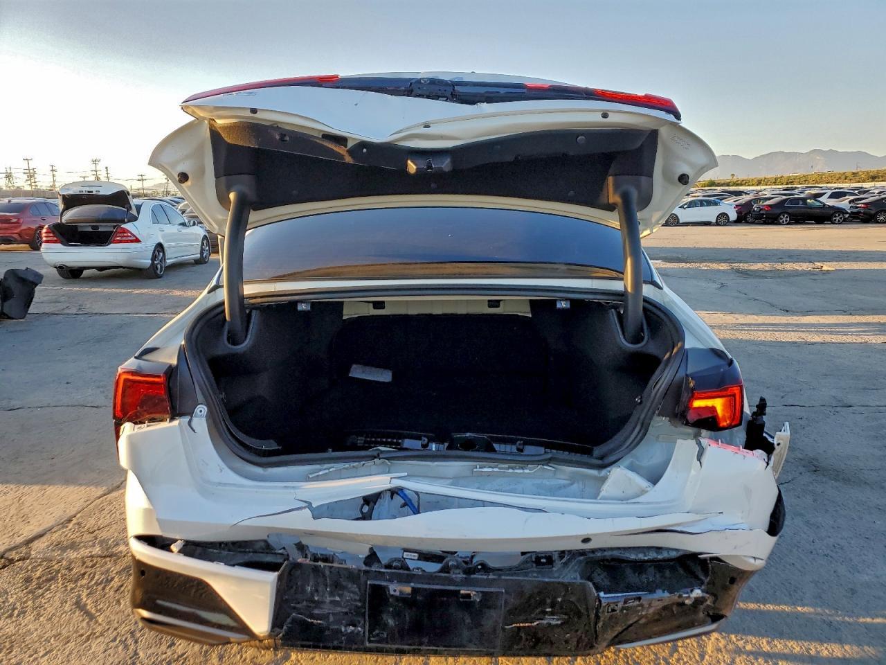 2025 Kia K5 Gt Line - Фото 6