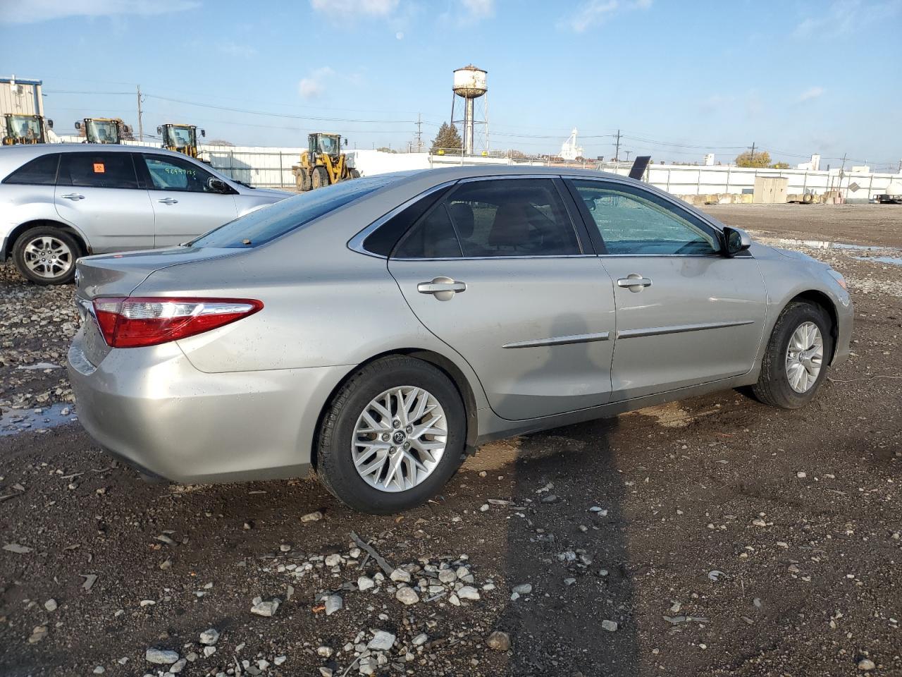 2017 Toyota Camry Le - Image 3