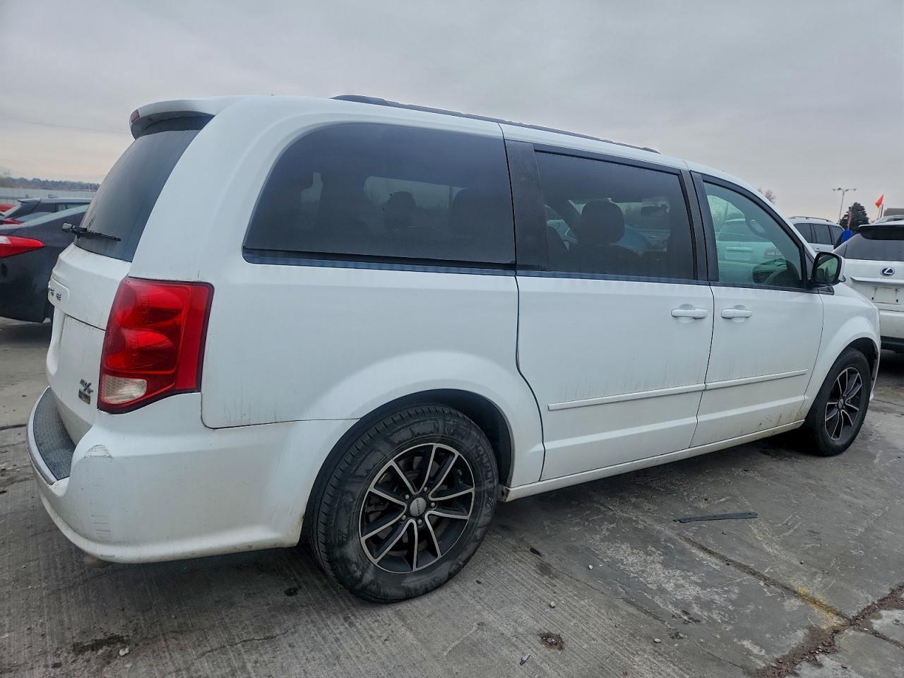 2016 Dodge Grand Caravan R/T - Фото 3