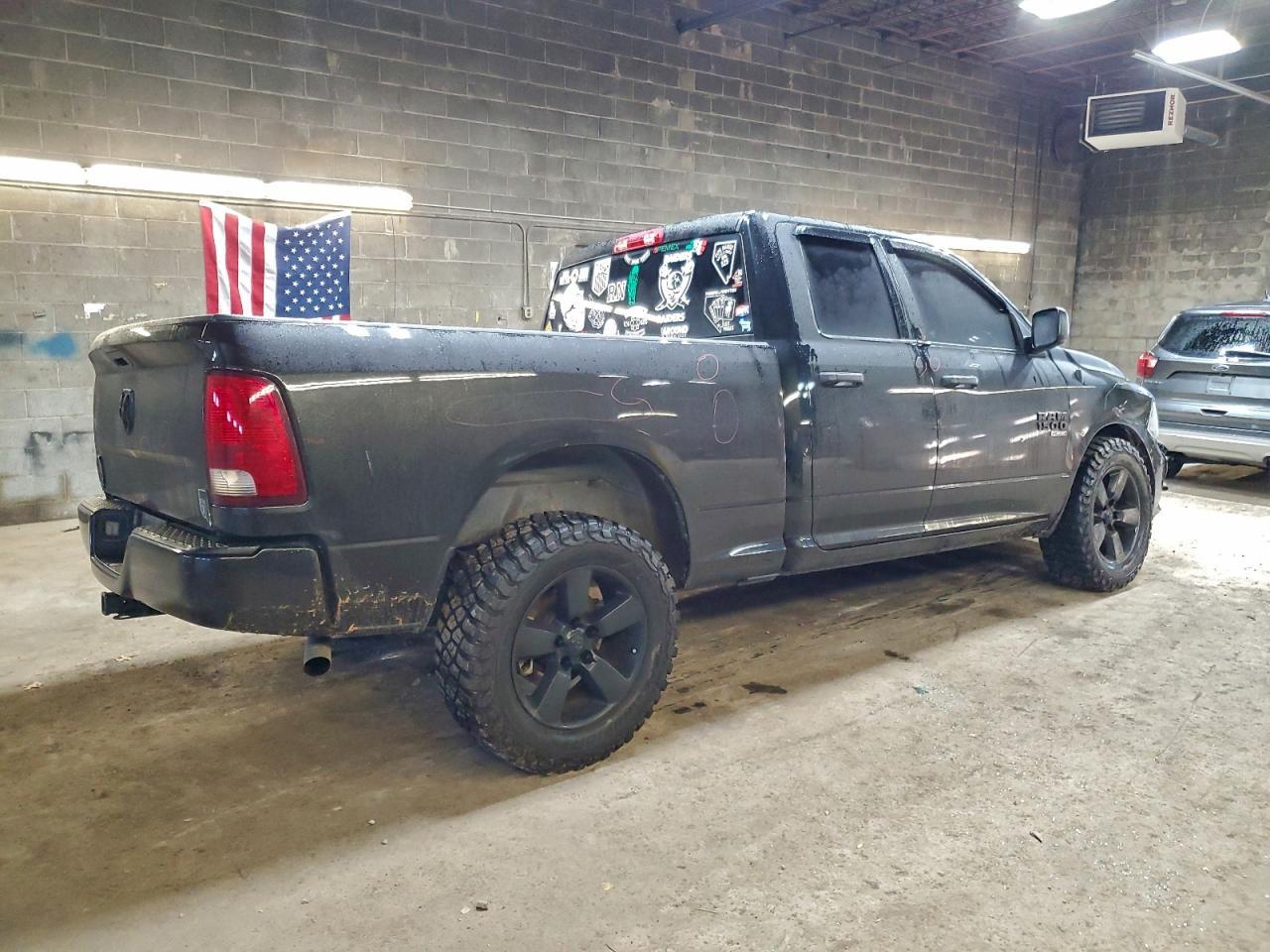 2019 Ram 1500 Classic Tradesman - Image 3