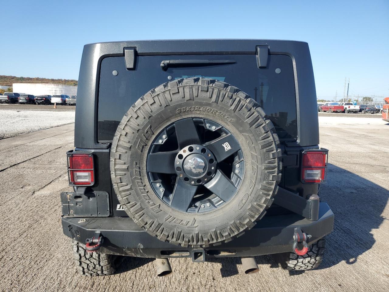 2011 Jeep Wrangler Unlimited Rubicon - Image 6