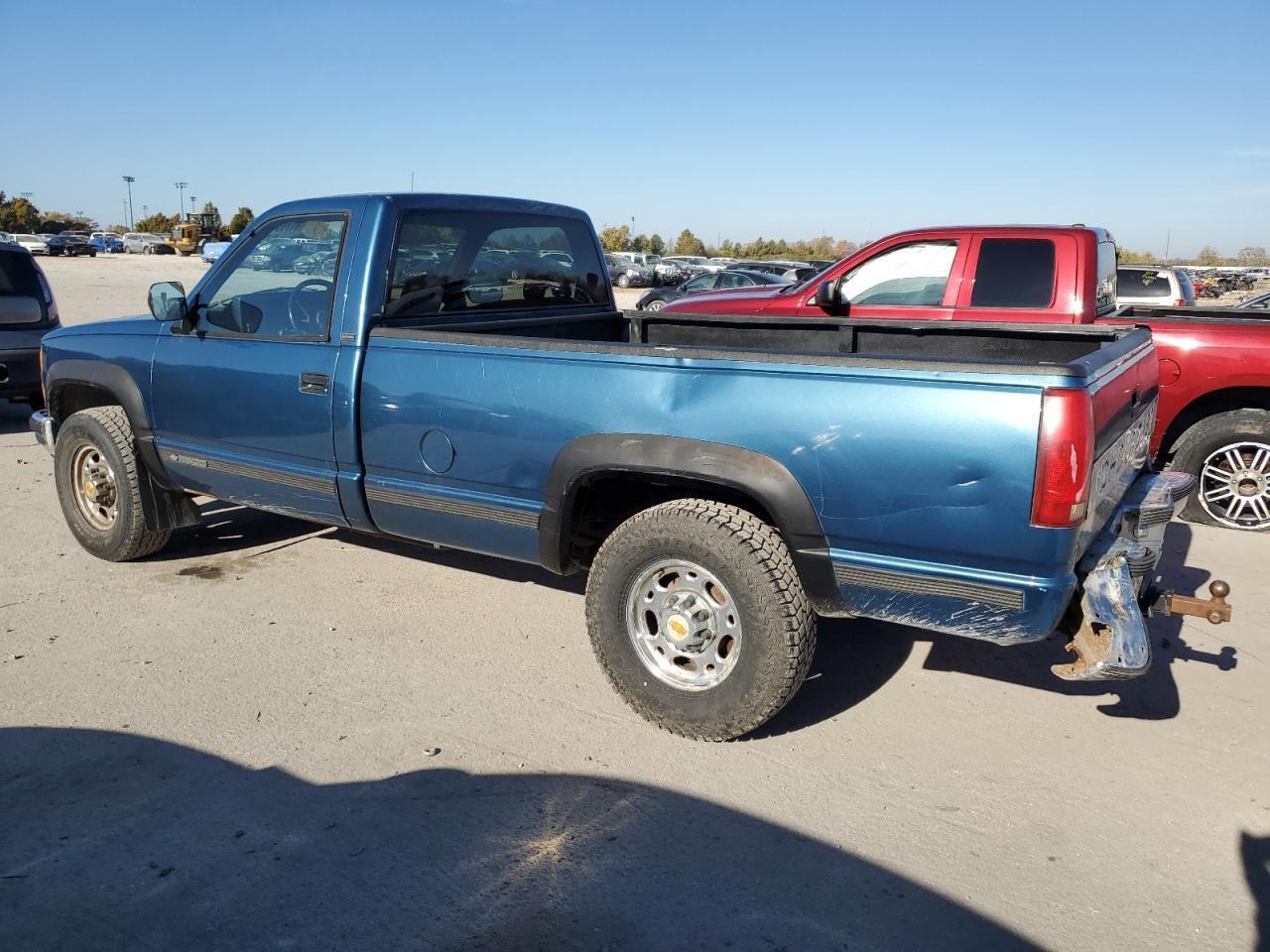 1992 Chevrolet Gmt-400 K2500 - Image 2