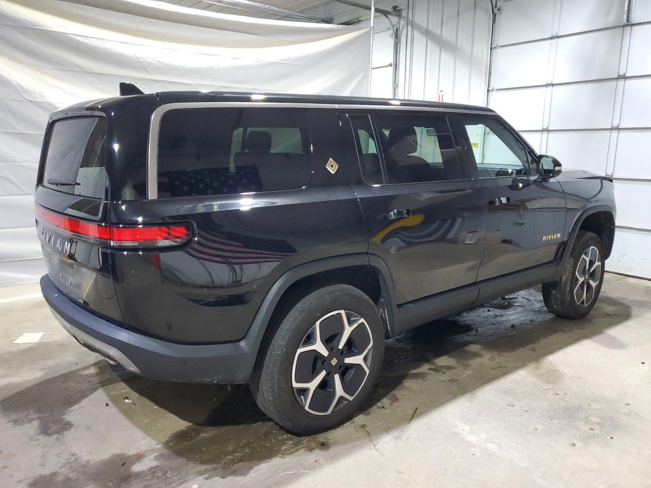 2023 Rivian R1S Adventure - Image 3