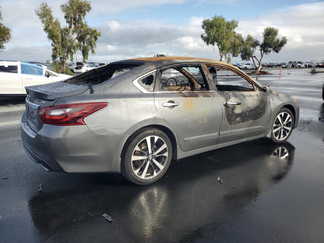 2017 Nissan Altima 2.5 - Image 3