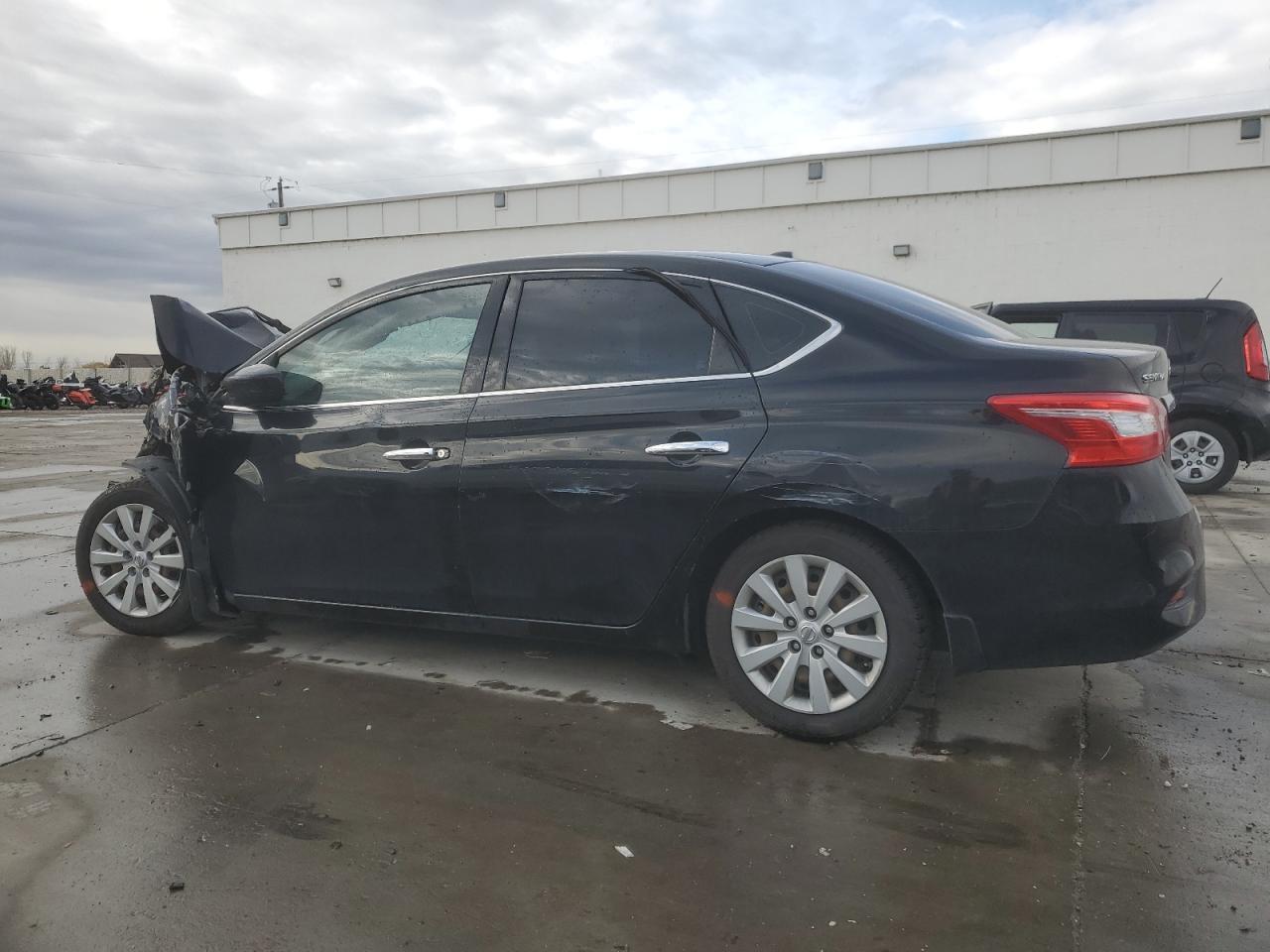 2016 Nissan Sentra S - Фото 2