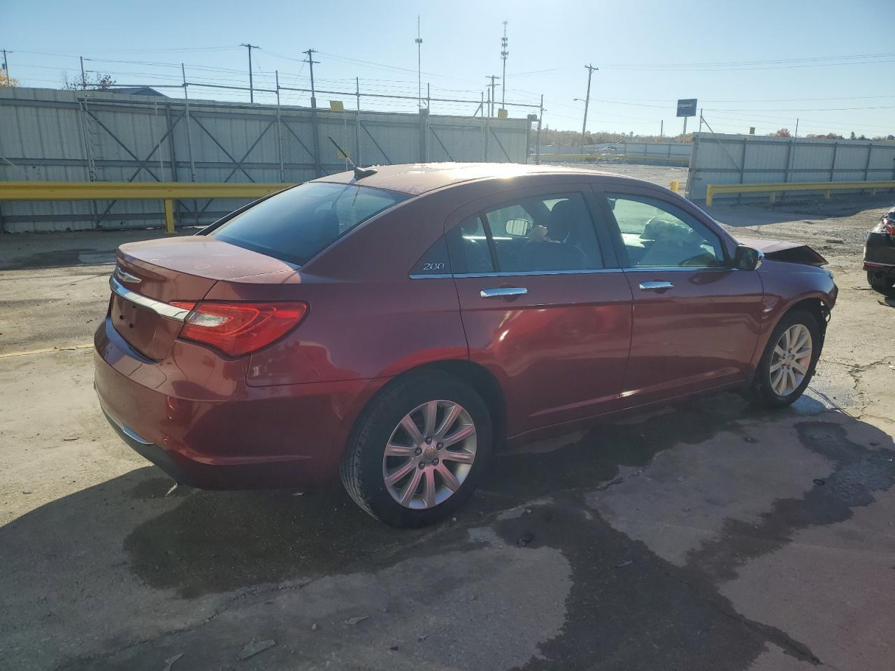 2014 Chrysler 200 Limited - Фото 3