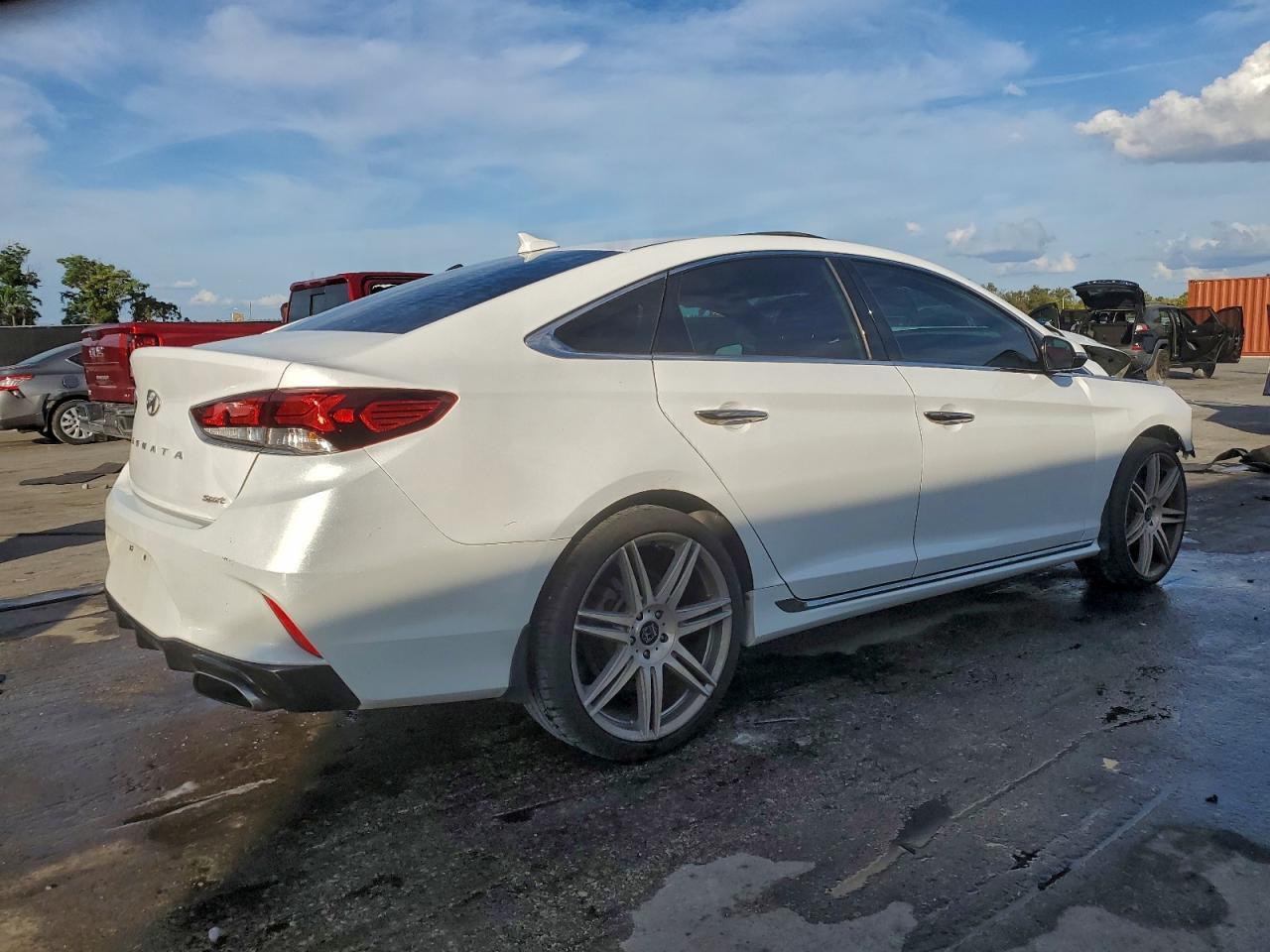 2018 Hyundai Sonata Sport - Фото 3