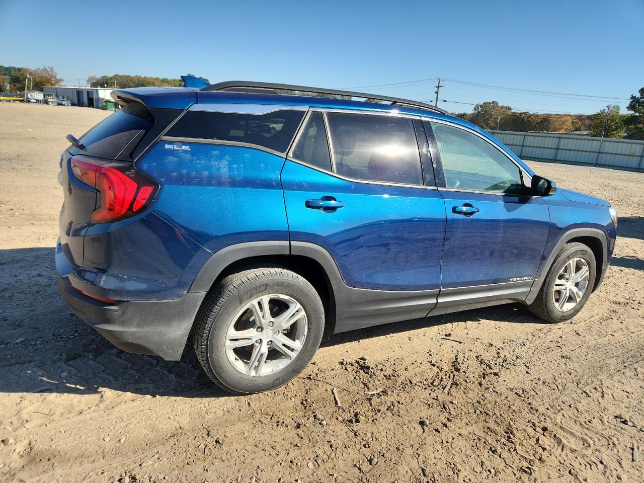 2020 GMC Terrain Sle - Image 3