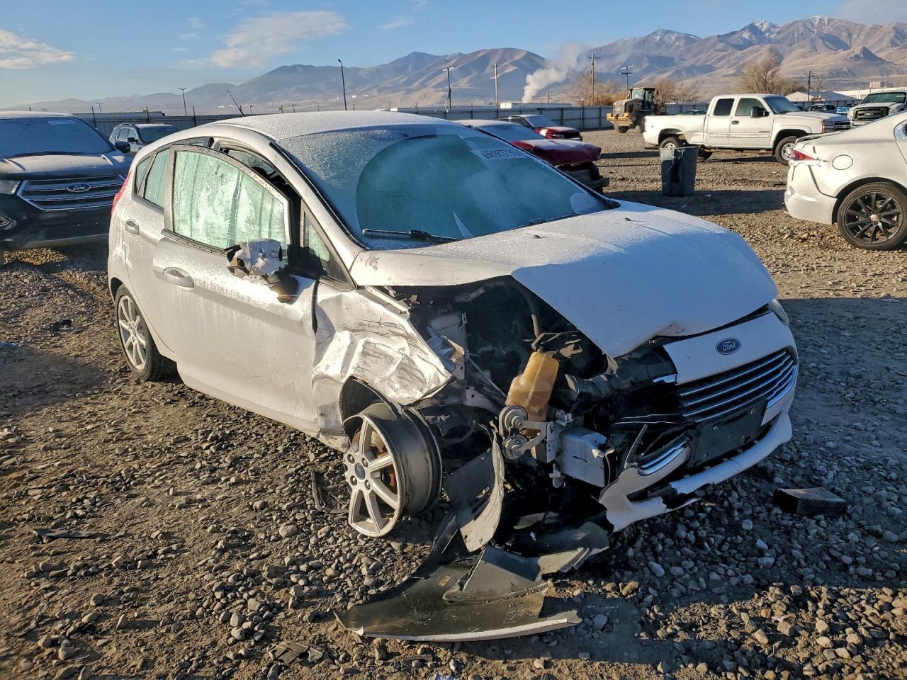 2014 Ford Fiesta Se - Image 4
