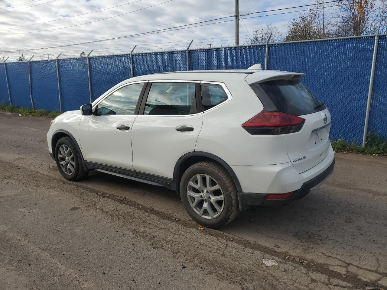 2018 Nissan Rogue S - Фото 2