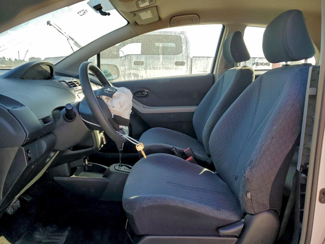 2010 Toyota Yaris - Фото 7