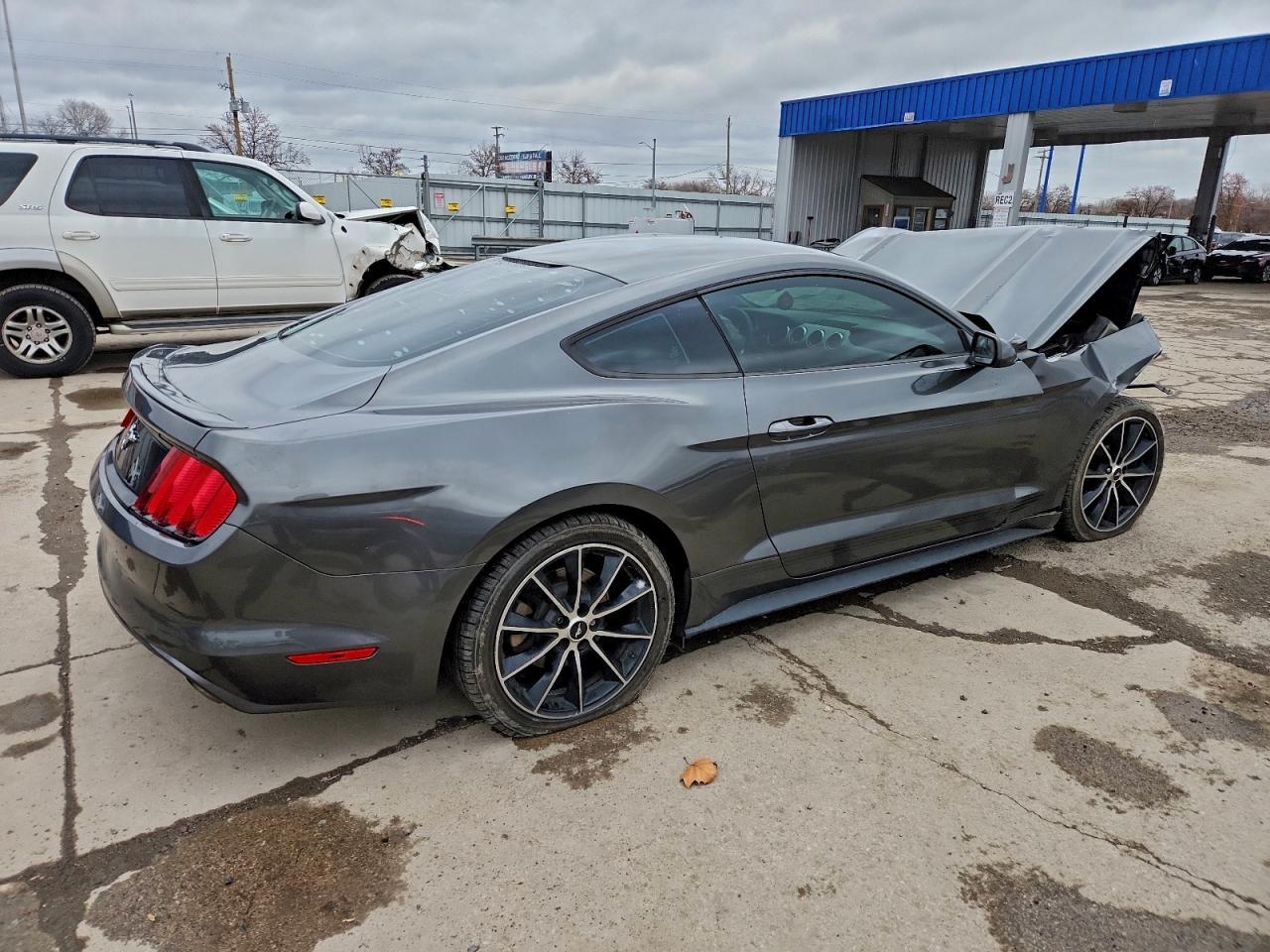 2015 Ford Mustang - Image 3