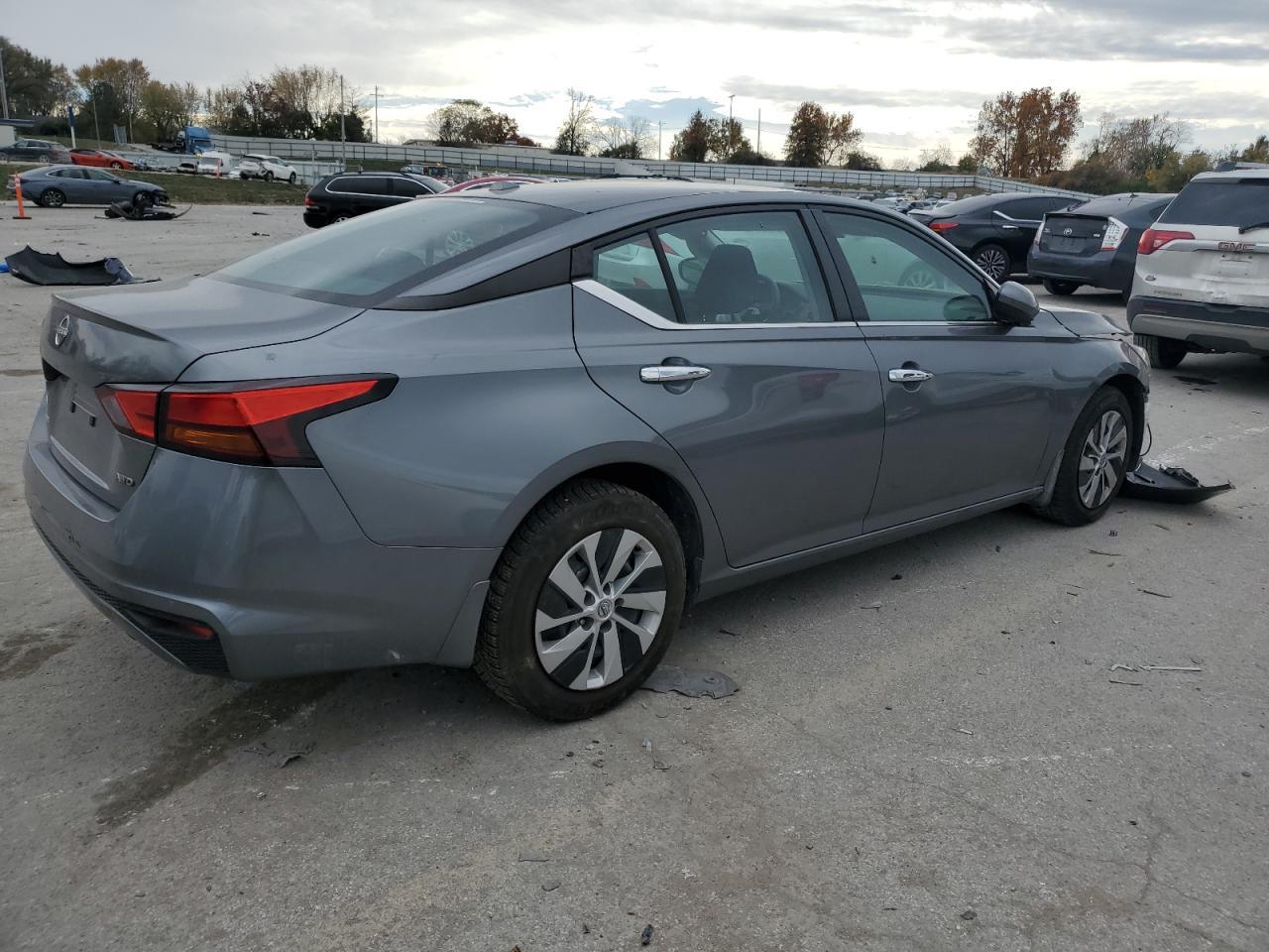 2023 Nissan Altima S - Image 3