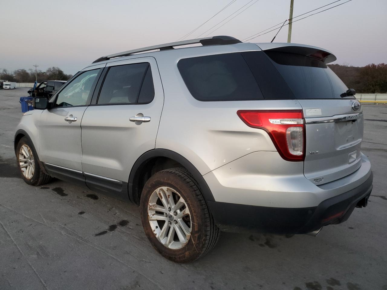 2011 Ford Explorer Xlt - Image 2