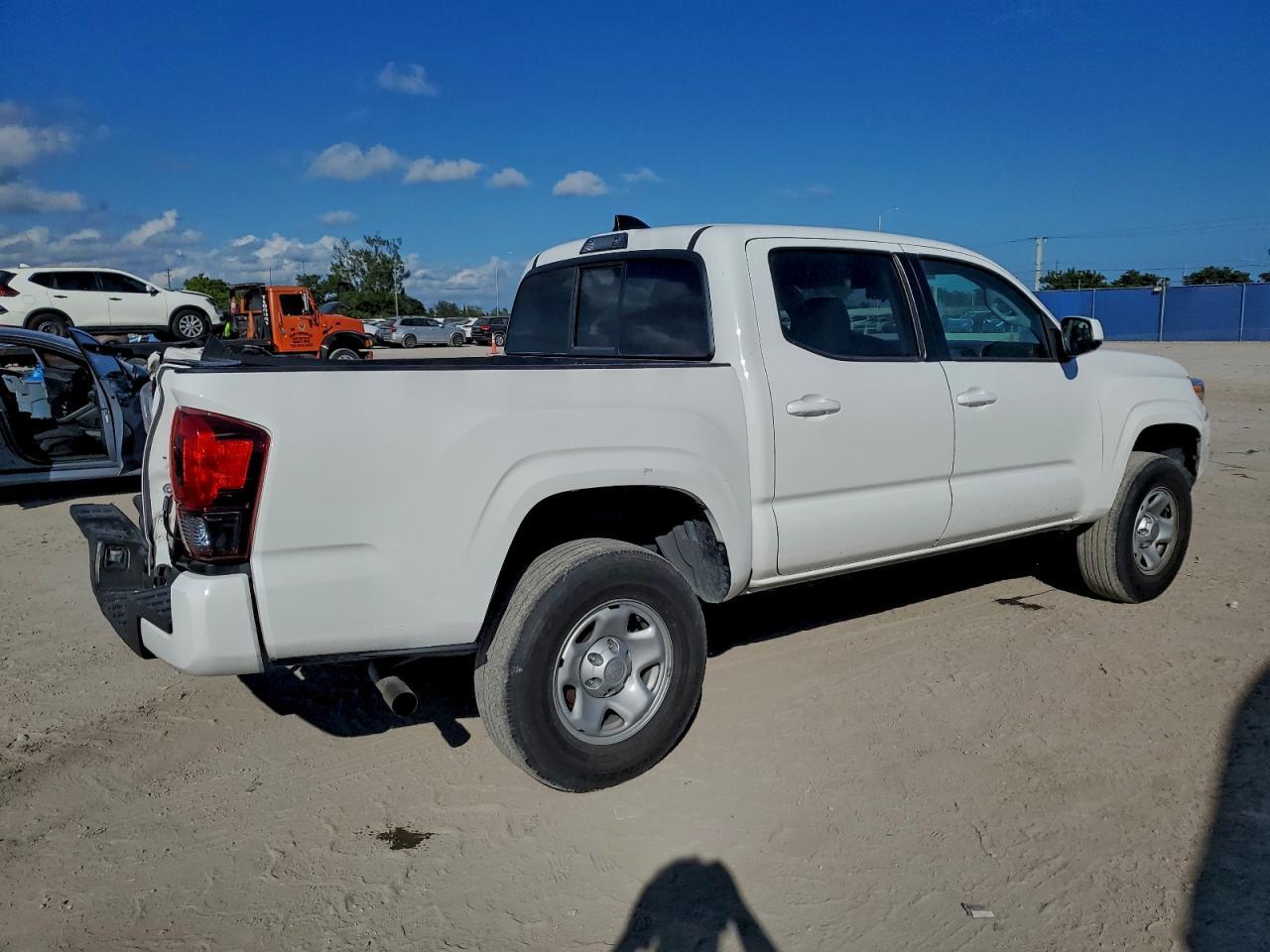 2022 Toyota Tacoma Double Cab - Фото 3