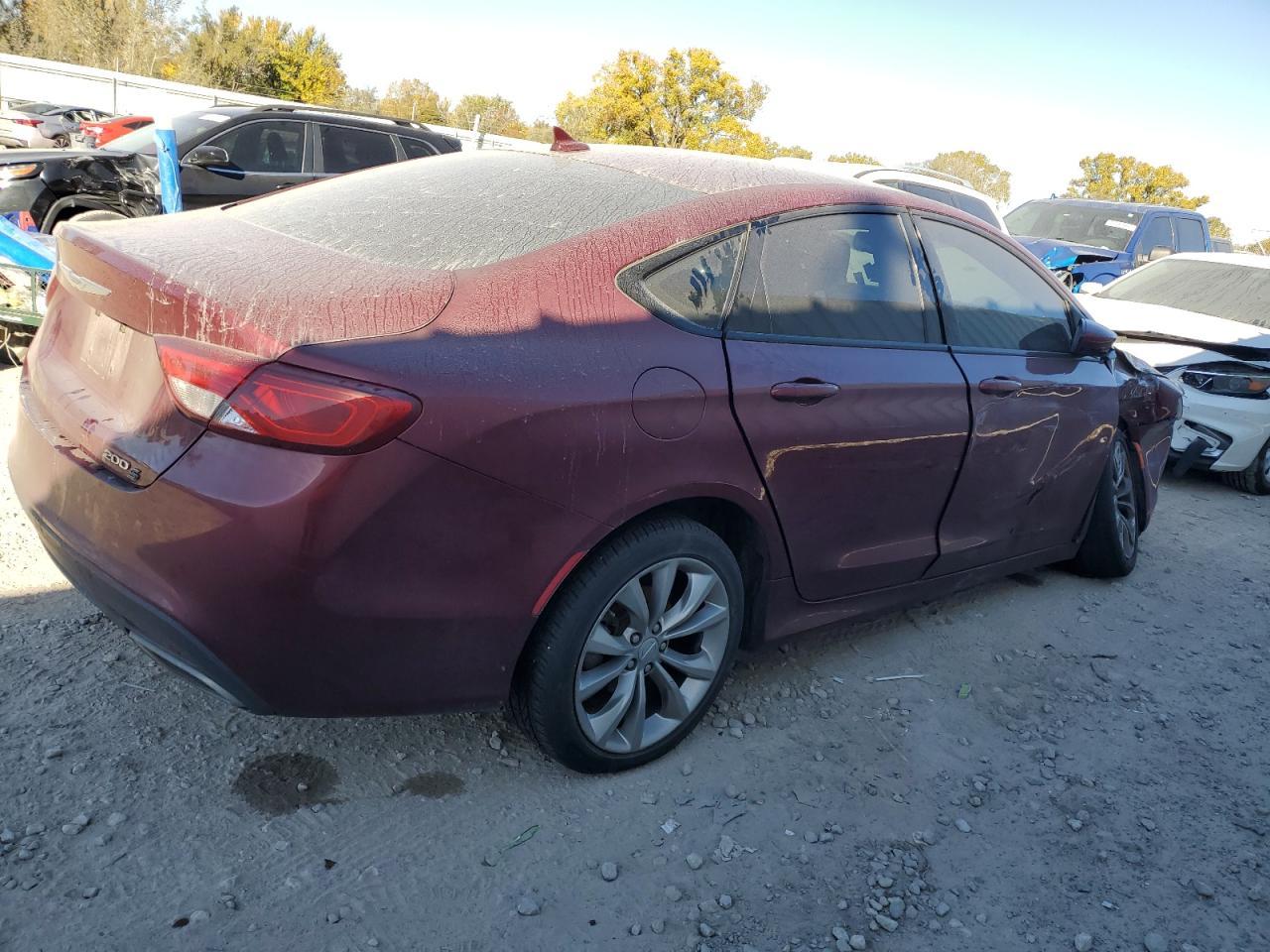 2015 Chrysler 200 S - Image 3