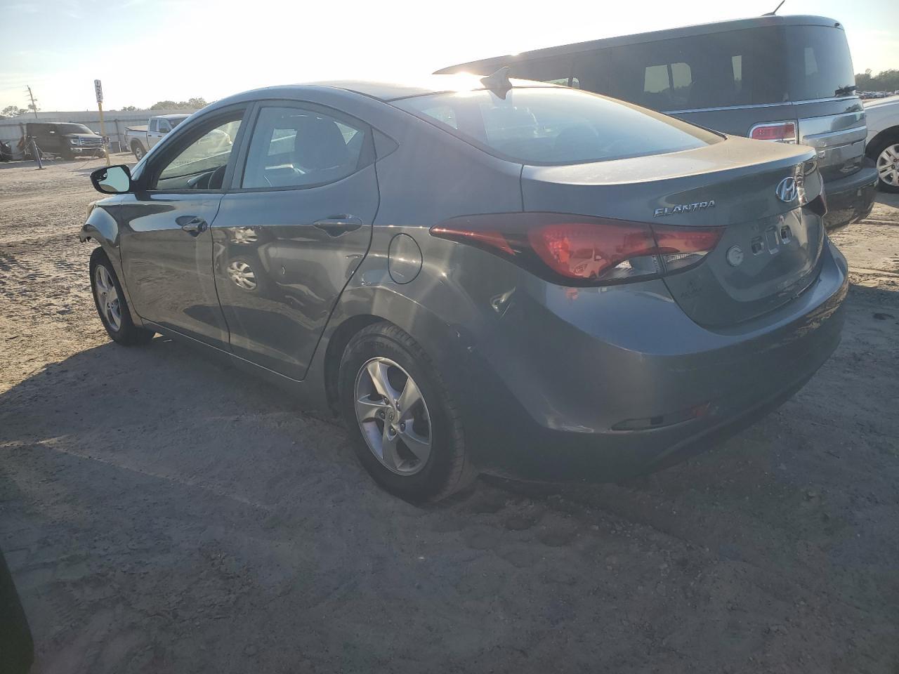 2014 Hyundai Elantra Se - Фото 2